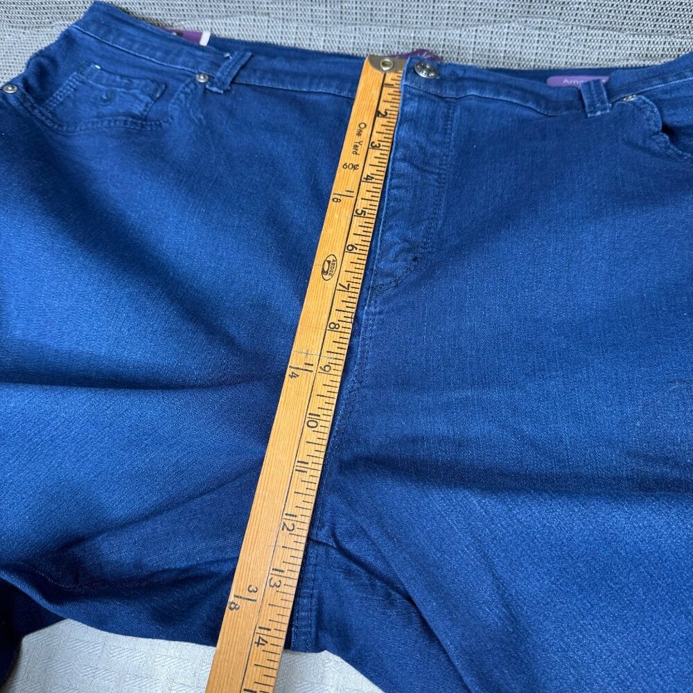 Gloria Vanderbilt Amanda Womens Size 18W Blue Slimming Tapered Leg Denim Jeans - Picture 6 of 12